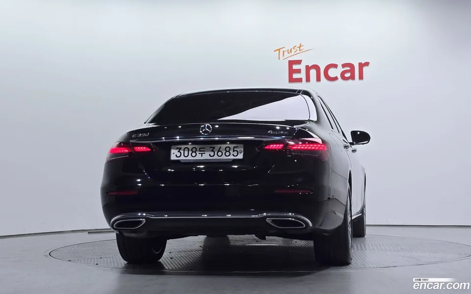 Mercedes-Benz E-Class E350 4MATIC 2023 — миниатюра 4