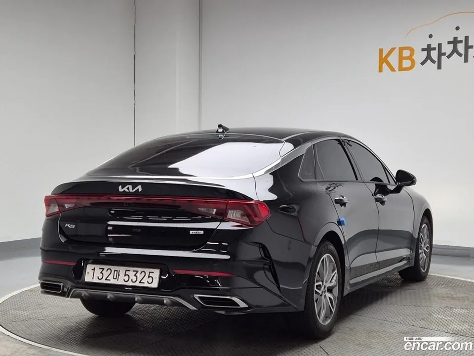 Kia K5 Hybrid 2023 — thumbnail 3