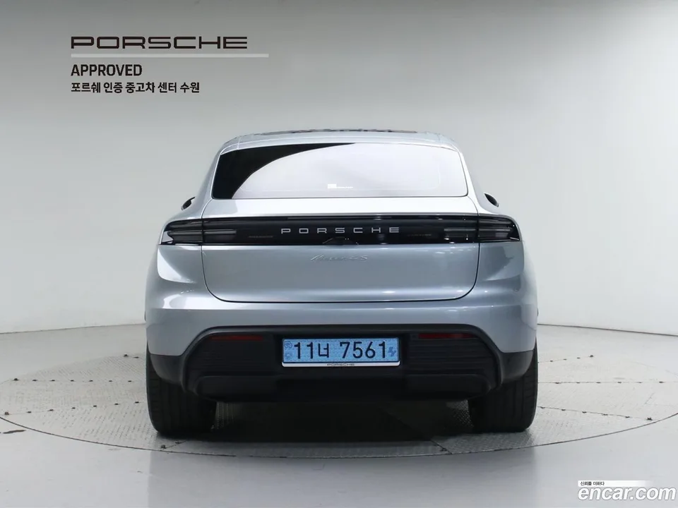 Porsche Macan Electric 4S 2025 — миниатюра 4