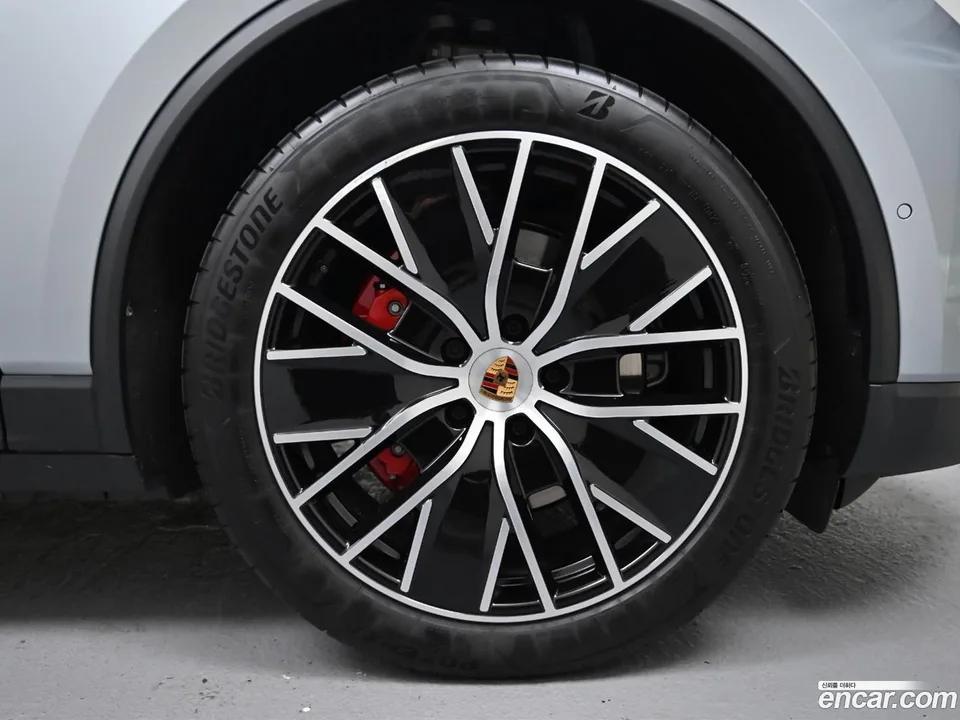 Porsche Macan Electric 4S 2025 — миниатюра 5