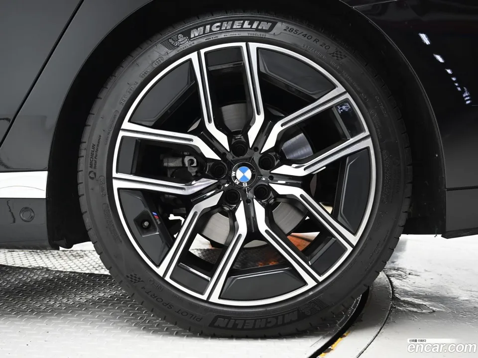 BMW 7 Series 740d xDrive M 2025 — миниатюра 5