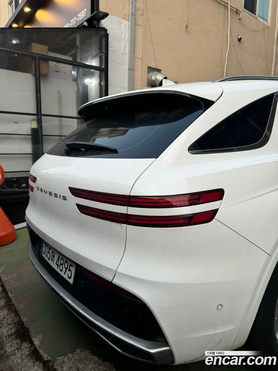 Genesis GV70 2.5T 2WD 2025 — фото 1, купить с доставкой в Москву