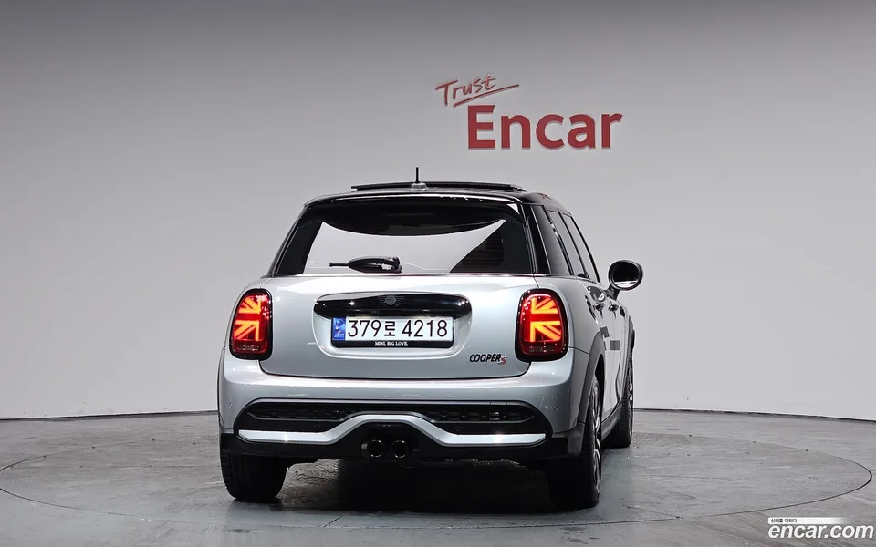 MINI Cooper S 5 2023 — миниатюра 4