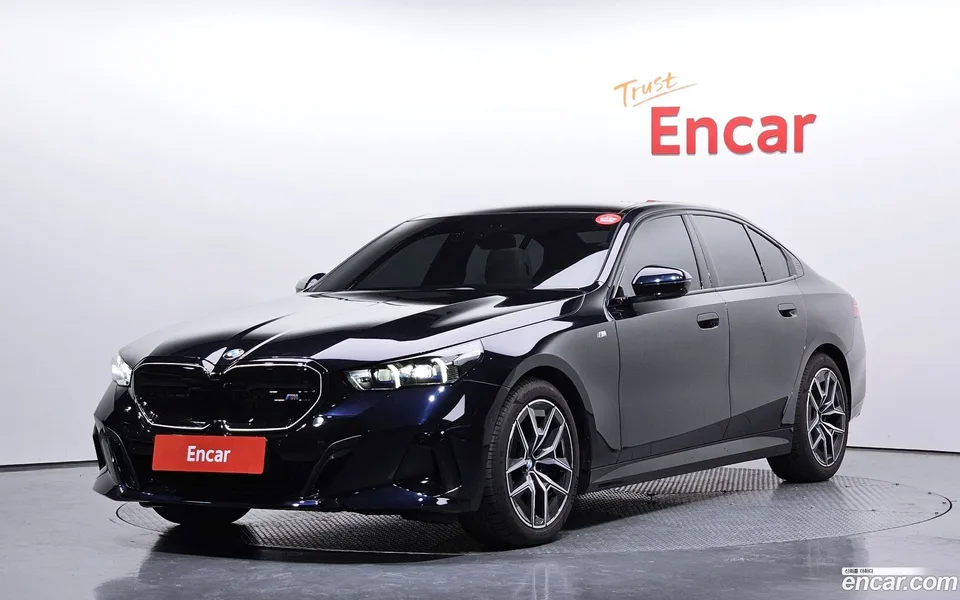 BMW 5 Series 523d M 2025 — фото 1, купить с доставкой в Москву