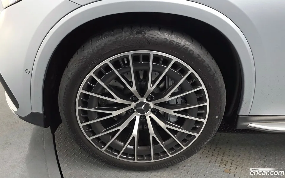 Mercedes-Benz GLC-Class AMG GLC43 4MATIC 2025 — миниатюра 2