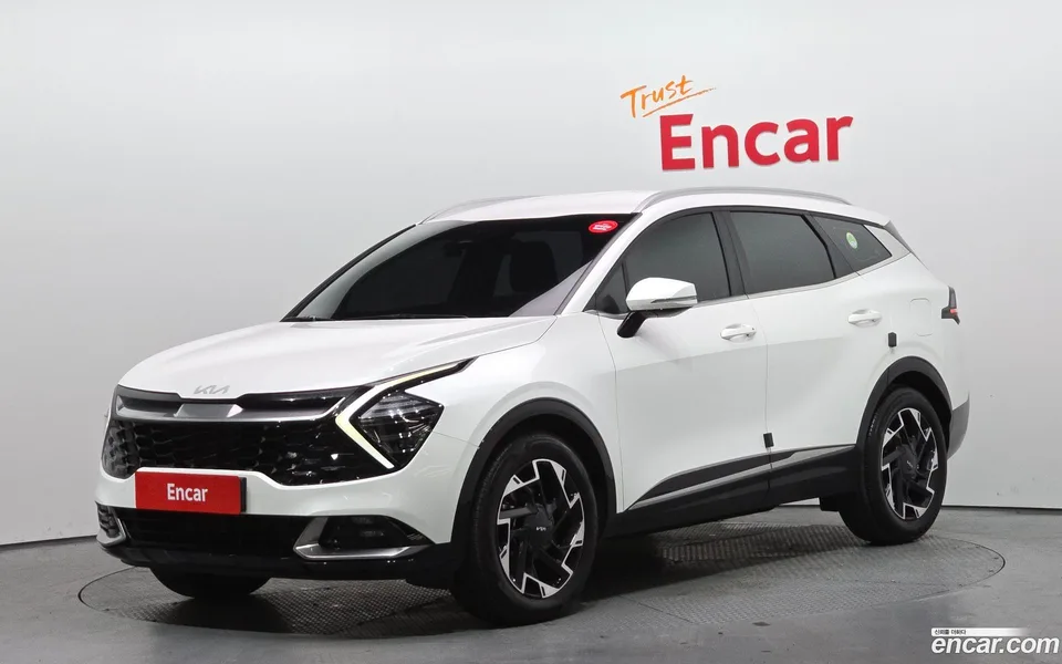 Kia Sportage 2.0 2WD 2023 — фото 1, купить с доставкой в Москву