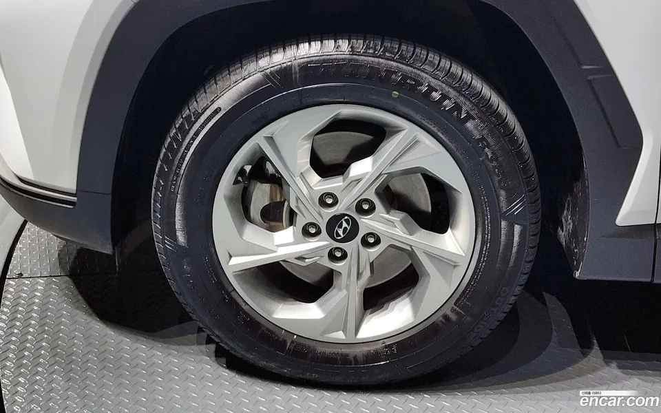 Hyundai Tucson 2.0 2WD 2023 — миниатюра 2