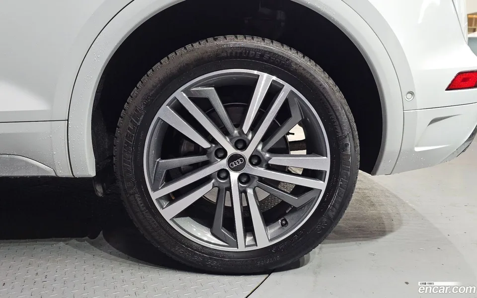 Audi Q5 45 TFSI 2023 — миниатюра 2