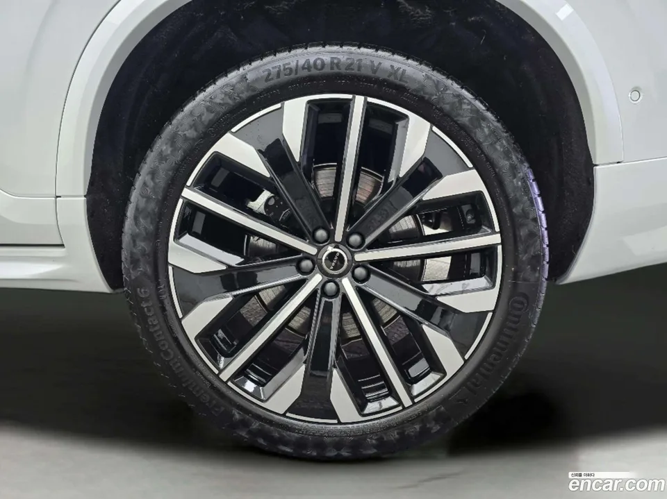 Volvo XC90 B6 2025 — миниатюра 2
