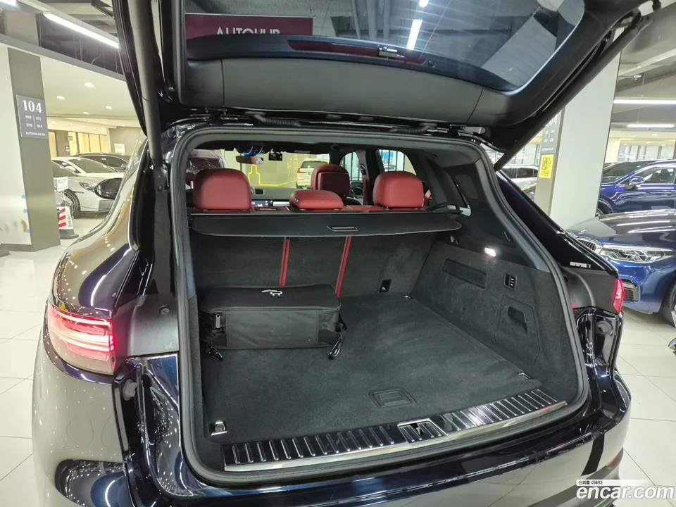 Porsche Cayenne 3.0 E- 2023 — миниатюра 5