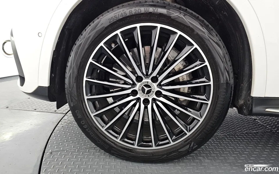 Mercedes-Benz GLC-Class GLC300 4MATIC 2024 — миниатюра 2