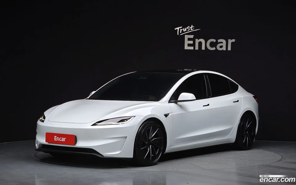 Tesla Model 3 AWD 2024 — фото 1, купить с доставкой в Москву