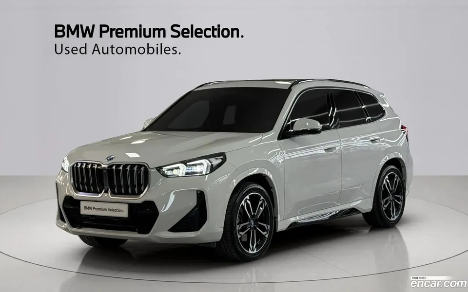 BMW iX1 xDrive 30 M 2023 — фото 1, купить с доставкой в Москву