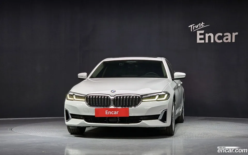 BMW 5 Series 530i 2023 — миниатюра 3