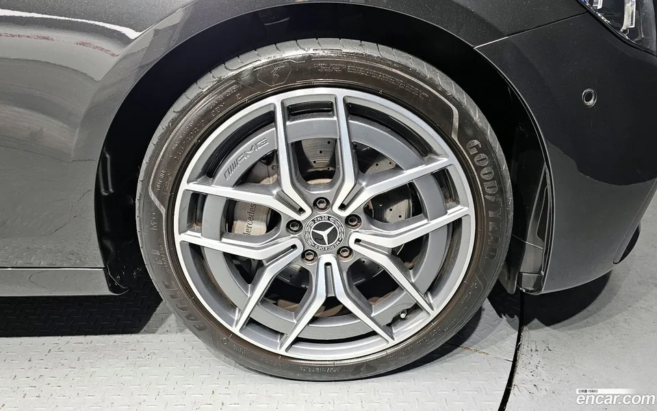 Mercedes-Benz E-Class E220d 4MATIC AMG Line 2022 — миниатюра 2