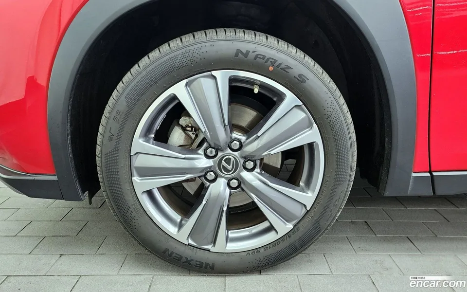 Lexus UX 300e 2WD 2022 — миниатюра 2