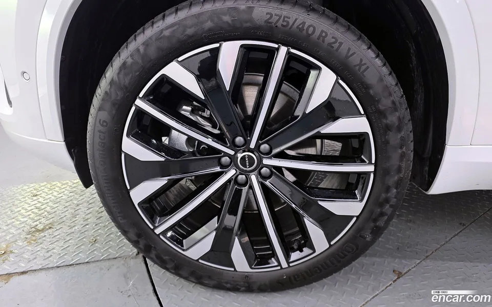 Volvo XC90 B6 2025 — миниатюра 5