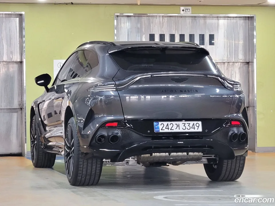 Aston Martin DBX 4.0 V8 707 2023 — миниатюра 4