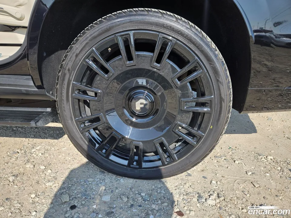 Cadillac Escalade 6.2 2024 — миниатюра 5