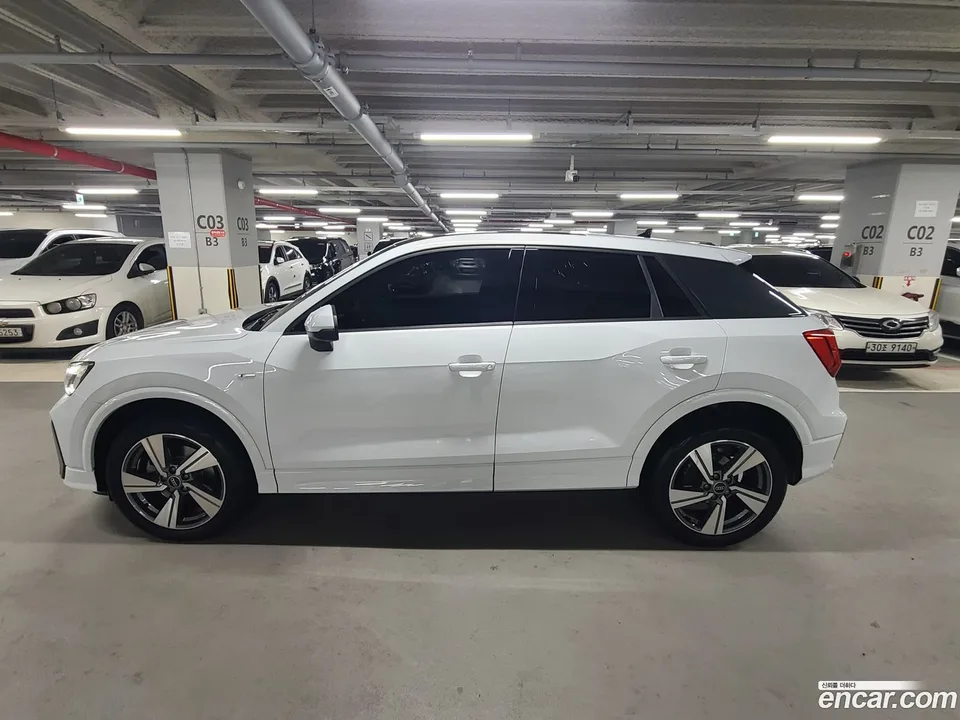 Audi Q2 35 TDI 2023 — thumbnail 4