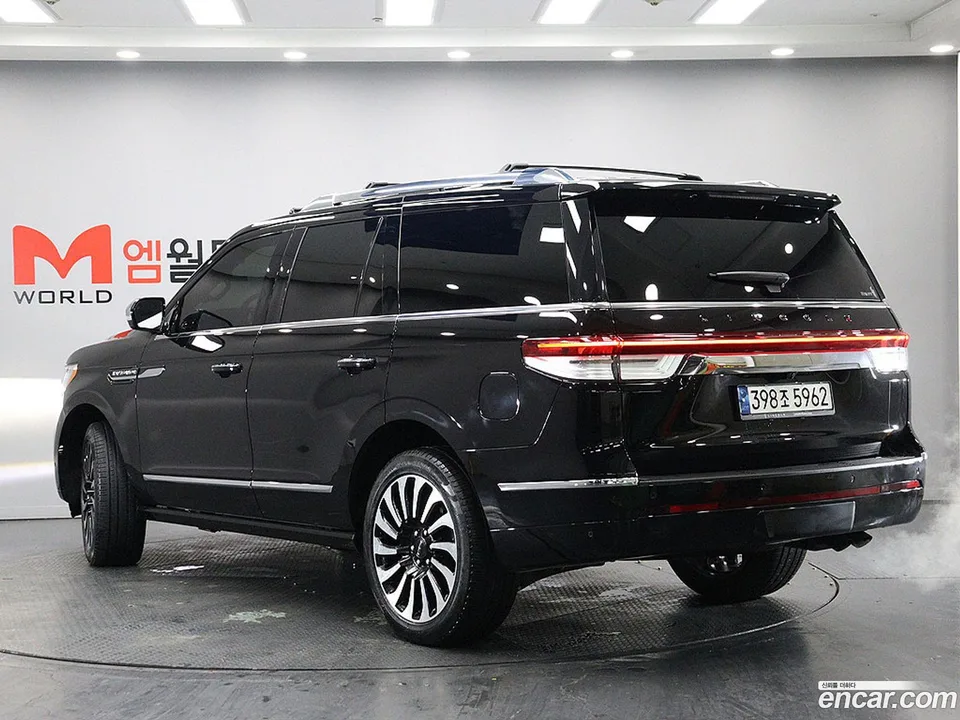 Lincoln Navigator 3.5L 2023 — миниатюра 3