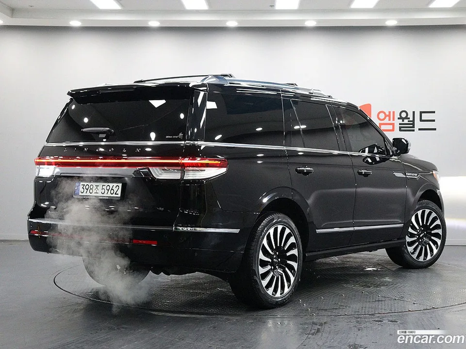 Lincoln Navigator 3.5L 2023 — миниатюра 4