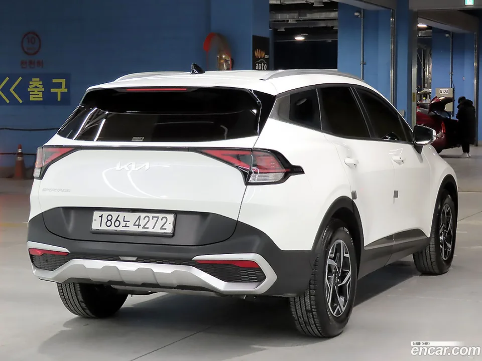 Kia Sportage 1.6 2WD 2022 — миниатюра 4