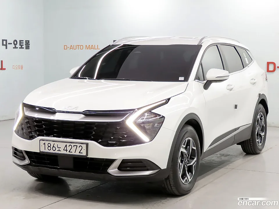 Kia Sportage 1.6 2WD 2022 — фото 1, купить с доставкой в Москву