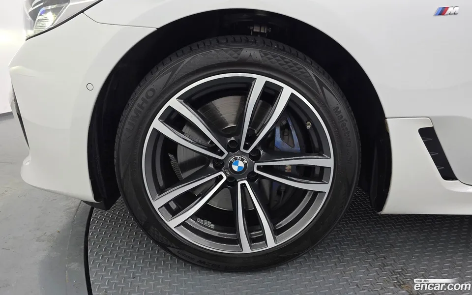 BMW 6 Series GT 620d M 2022 — миниатюра 2