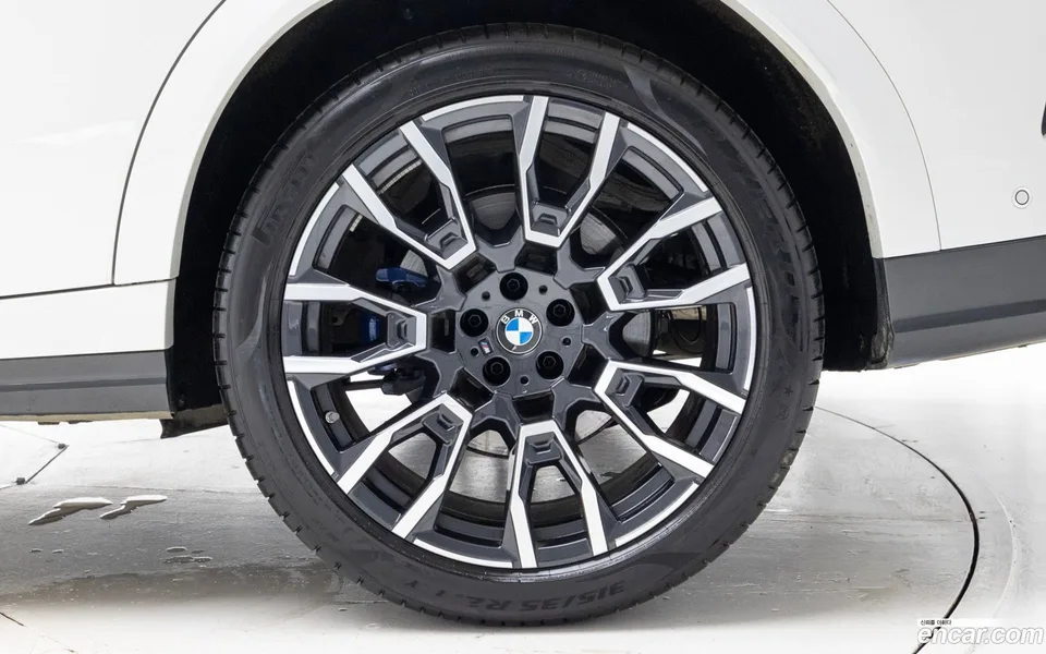 BMW X6 xDrive40i M 2024 — миниатюра 2