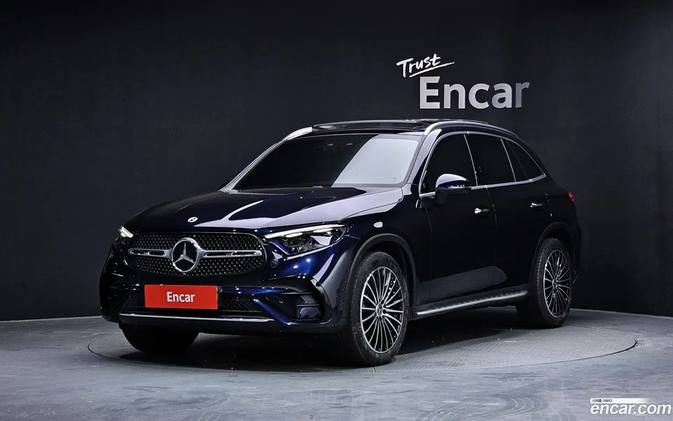 Mercedes-Benz GLC-Class GLC300 4MATIC AMG Line 2024 — фото 1, купить с доставкой в Москву