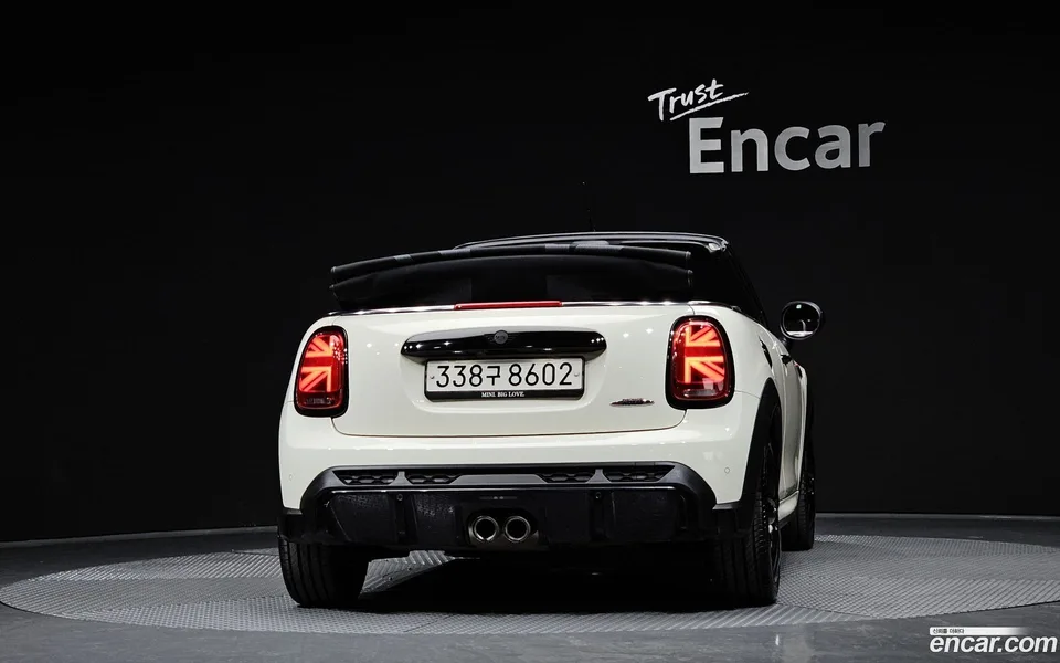 MINI Cooper S Convertible JCW 2022 — миниатюра 4
