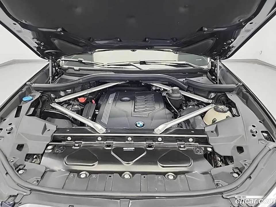 BMW X6 xDrive40i M 2022 — миниатюра 2