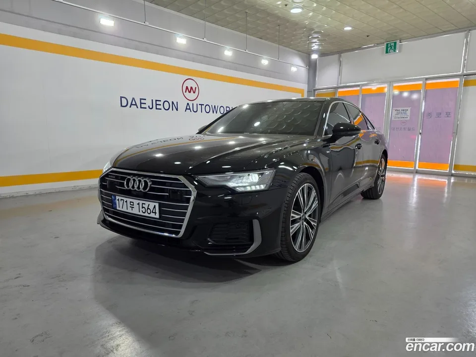 Audi A6 45 TFSI 2023 — фото 1, купить с доставкой в Москву