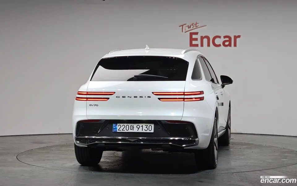 Genesis GV70 2.5T 2WD 2024 — миниатюра 4