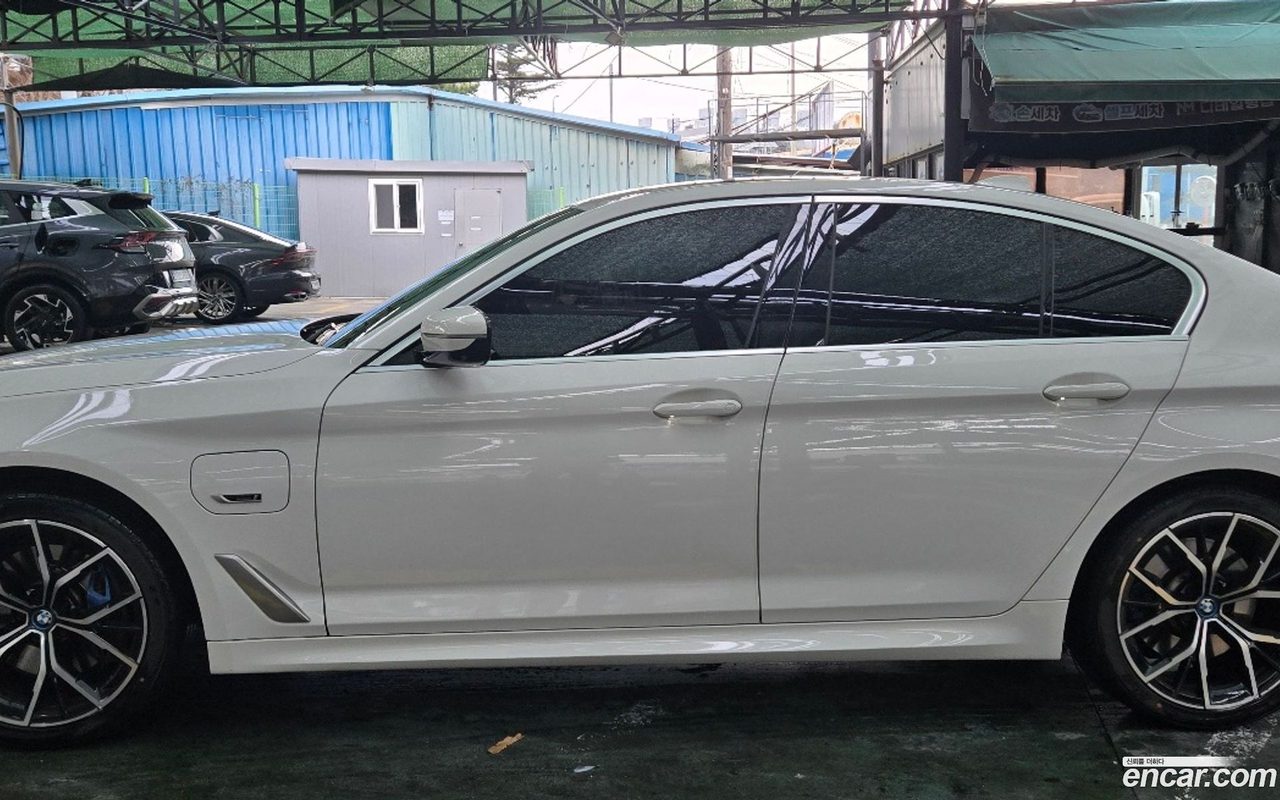 BMW 5 Series 2022 — 3