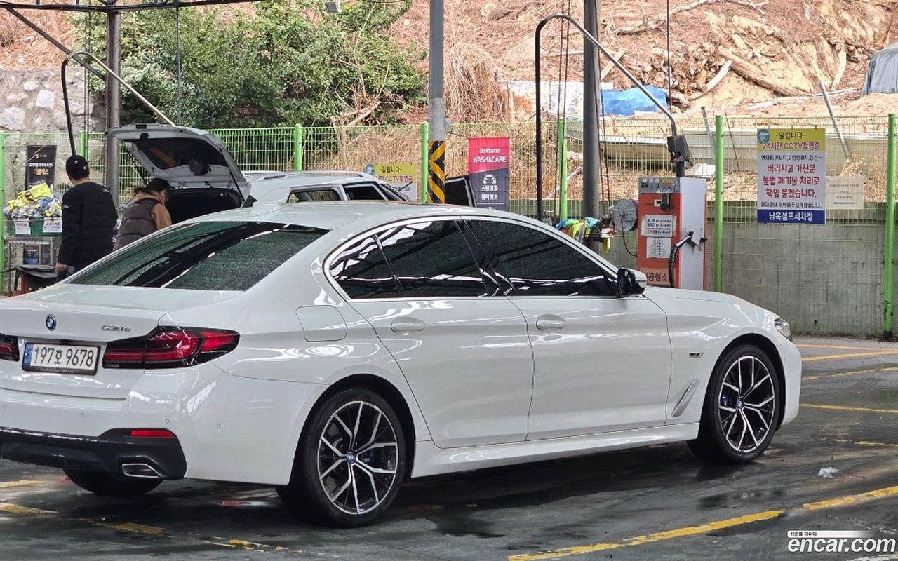 BMW 5 Series 2022 — 4