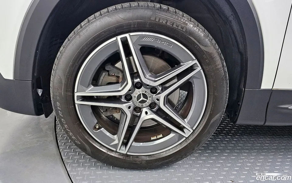 Mercedes-Benz GLB-Class GLB250 4MATIC 2022 — миниатюра 2