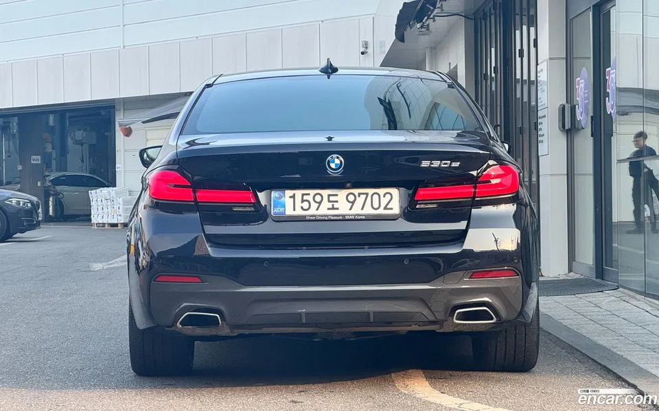 BMW 5 Series 530e M 2022 — миниатюра 4