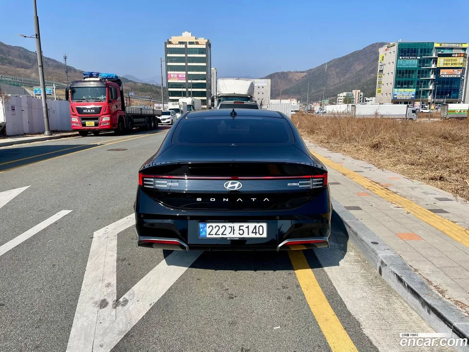 Hyundai Sonata The Edge Hybrid 2024 — миниатюра 4