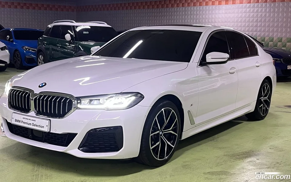 BMW 5 Series 530i xDrive M 2022 — фото 1, купить с доставкой в Москву
