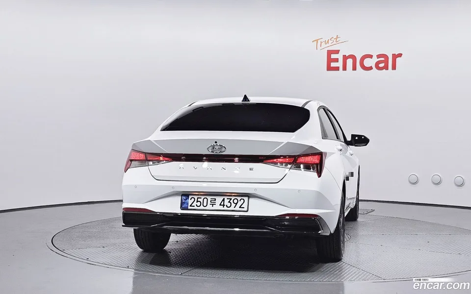 Hyundai Avante Hybrid 2022 — thumbnail 4