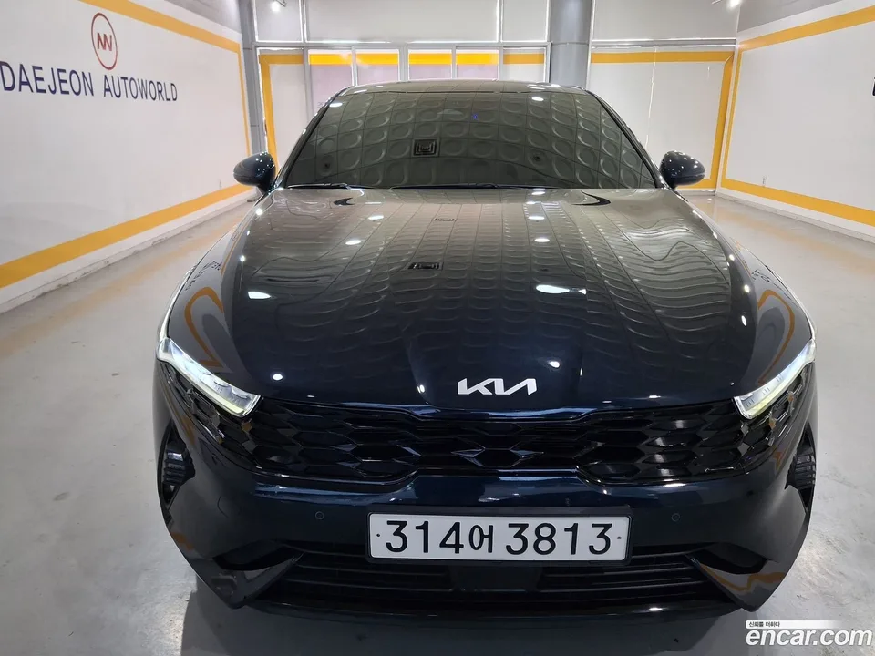 Kia K5 Hybrid 2023 — фото 1, купить с доставкой в Москву