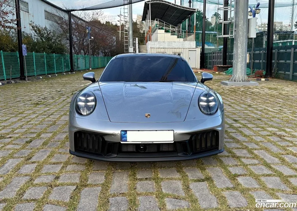 Porsche 911 (992) GTS 2025 — миниатюра 2