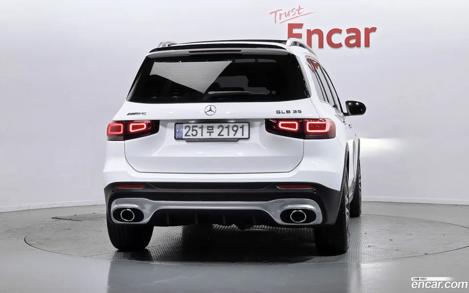 Mercedes-Benz GLB-Class AMG GLB35 4MATIC 2023 — миниатюра 4
