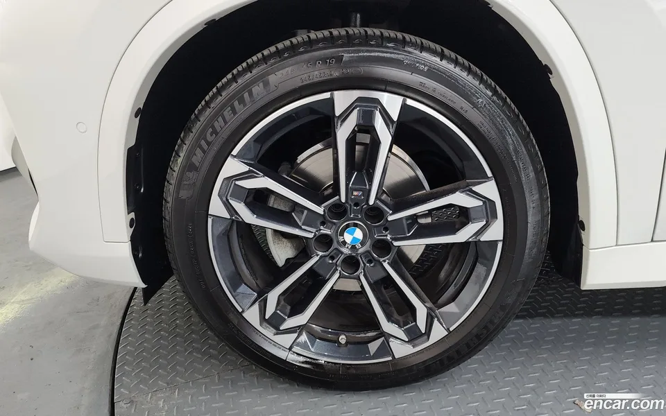 BMW X1 sDrive 20i M 2023 — миниатюра 2