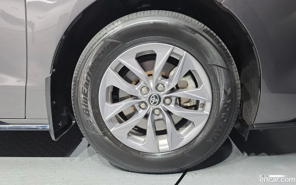 Toyota Sienna 2.5 AWD 2023 — миниатюра 2