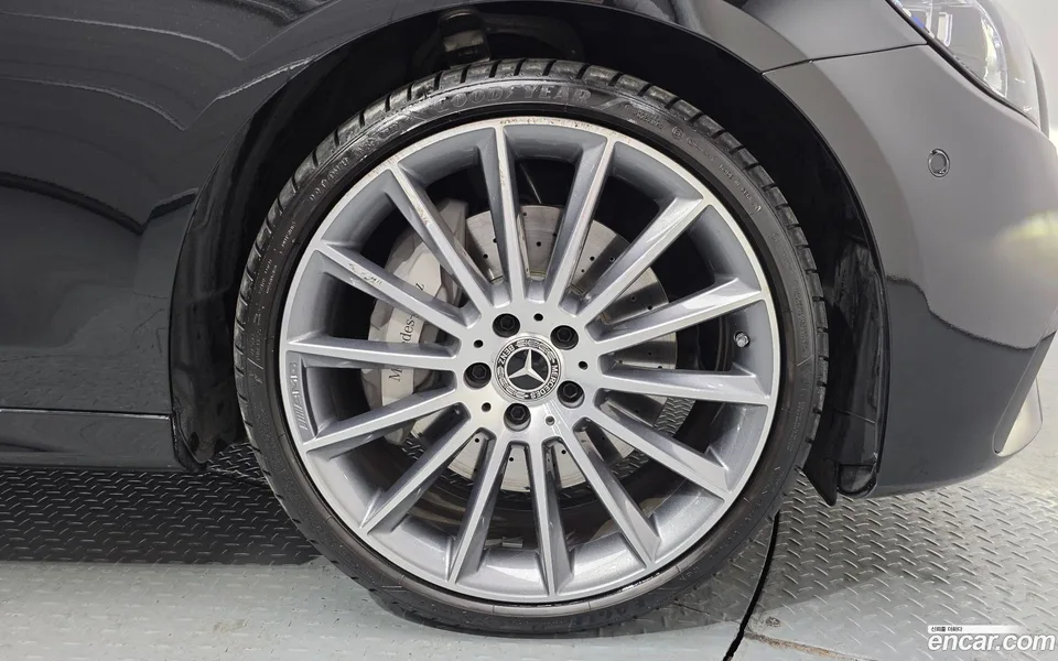Mercedes-Benz E-Class E350 4MATIC AMG Line 2022 — миниатюра 2