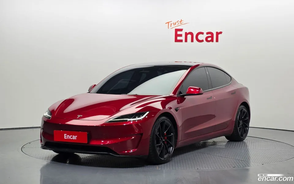 Tesla Model 3 AWD 2025 — фото 1, купить с доставкой в Москву