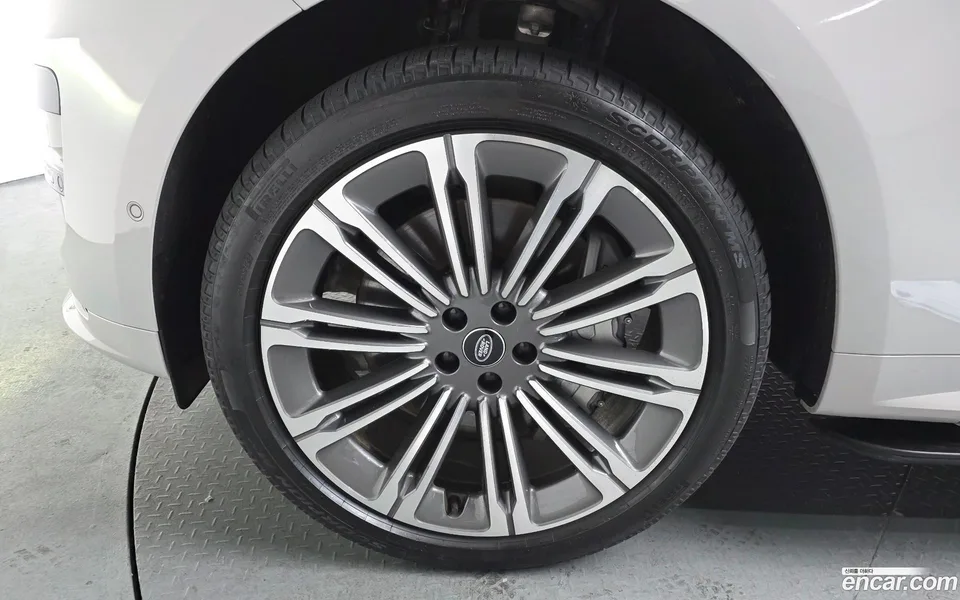 Land Rover Range Rover Sport P550E HSE 2025 — миниатюра 5